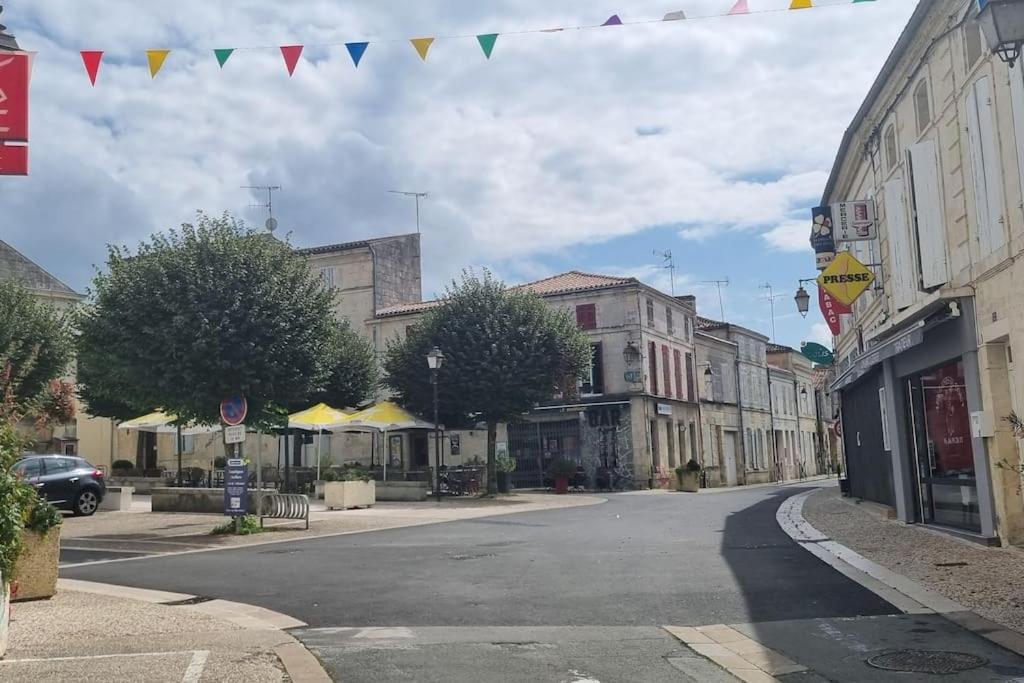 Le Duplex Du Centre - Ideal Pour Un Sejour Detente ! Saint-Savinien المظهر الخارجي الصورة