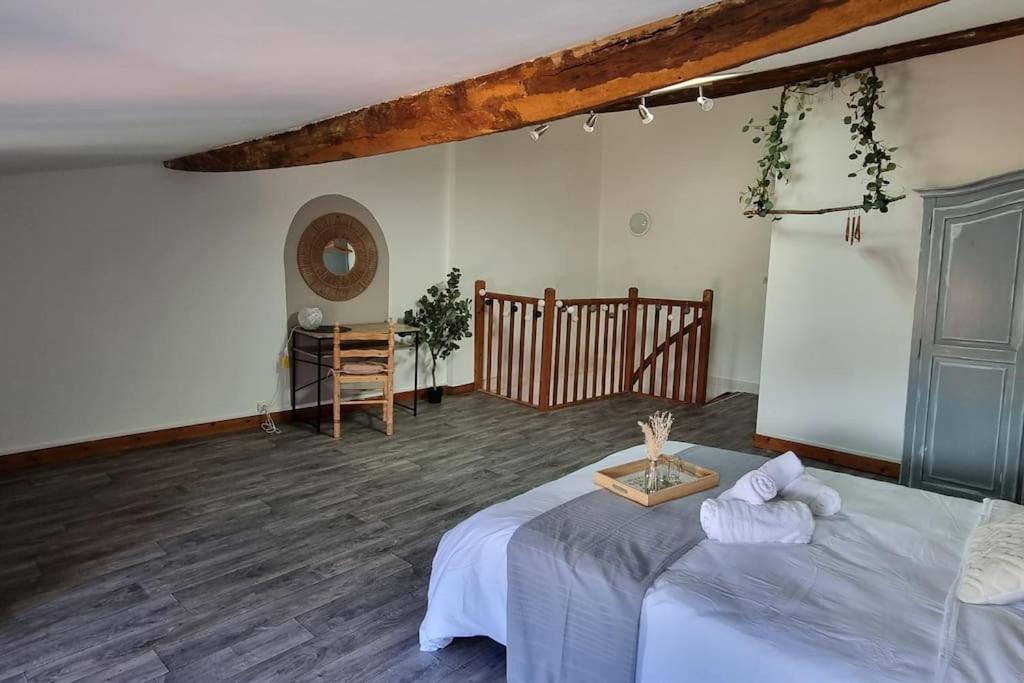 Le Duplex Du Centre - Ideal Pour Un Sejour Detente ! Saint-Savinien المظهر الخارجي الصورة