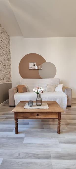 Le Duplex Du Centre - Ideal Pour Un Sejour Detente ! Saint-Savinien المظهر الخارجي الصورة